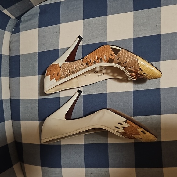 Rodina Ferragamo Schiavone heels 7M - Picture 6 of 8